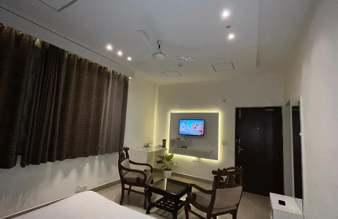Hotel The Benz-1