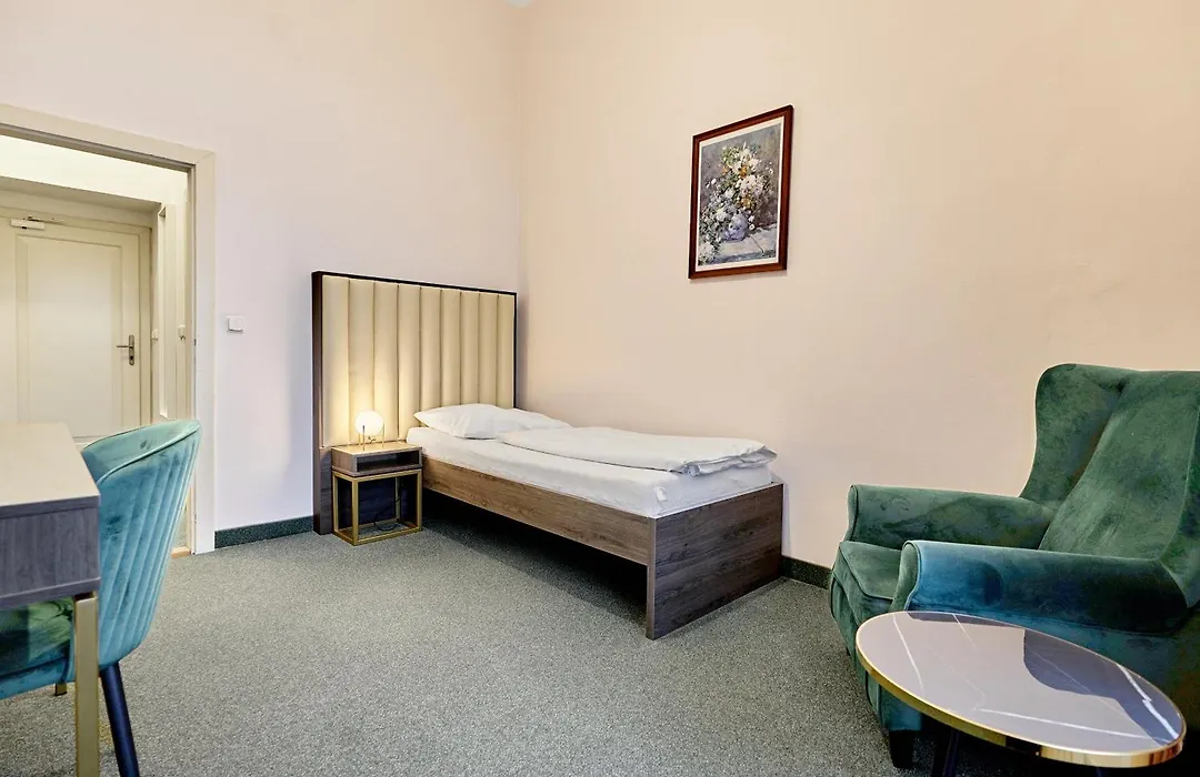 Hotel Maxim-1