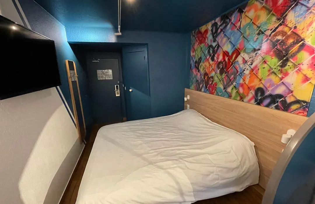 Egg Hotel Sarcelles-1