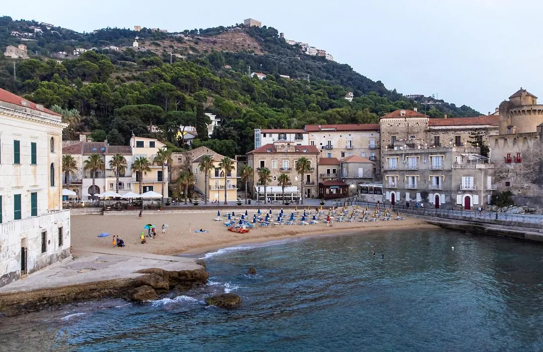 Prince Franklyn Hotel-1