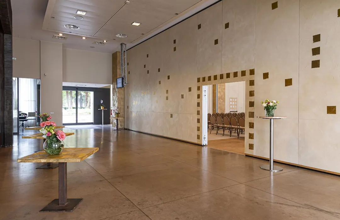 Cosmo Hotel Palace-1