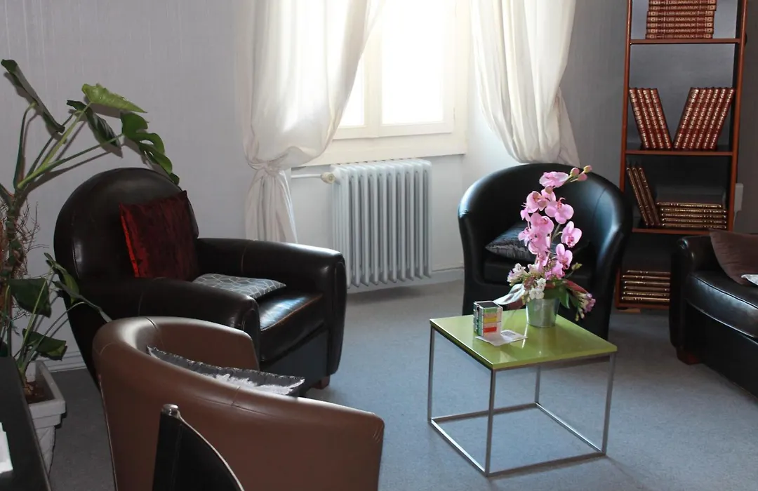 Logis Hotels- Auberge de la Tour - Hôtel et restaurant-1