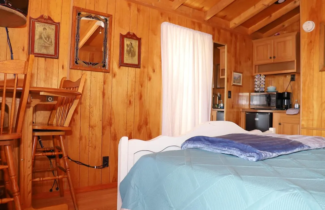 Stampede Cabin 3-1