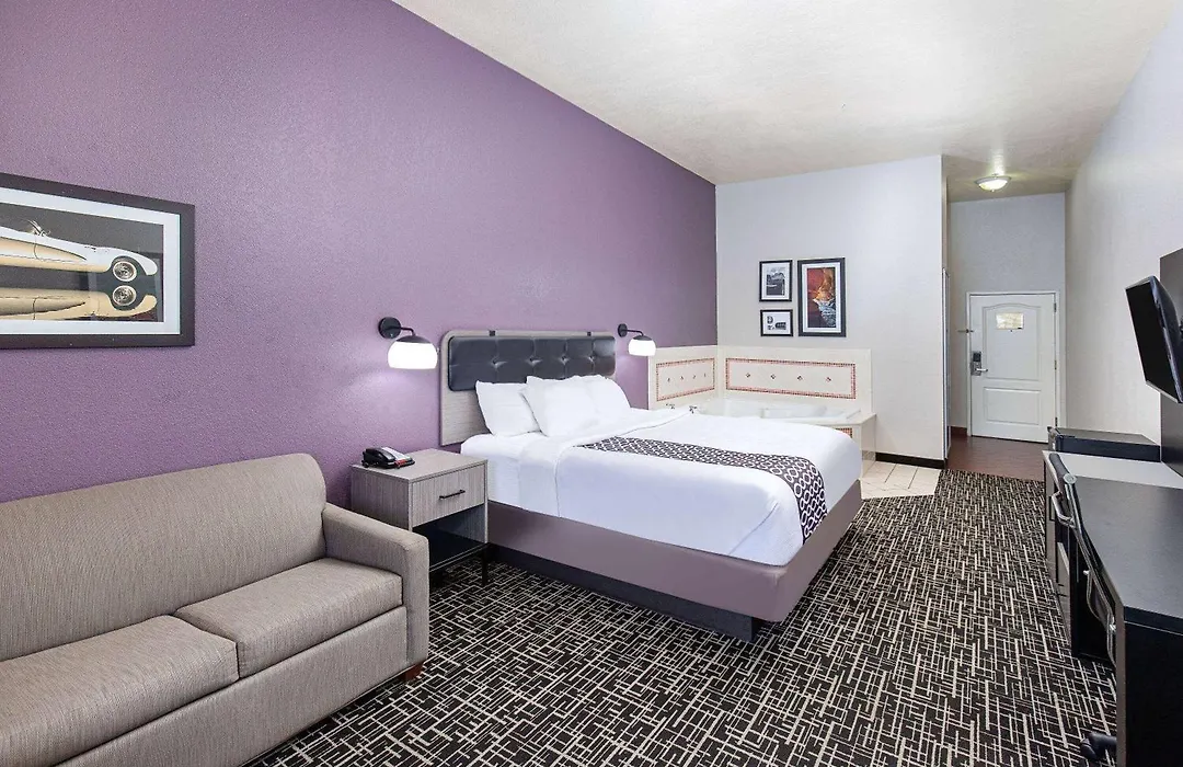 La Quinta By Wyndham Bowling Green-1