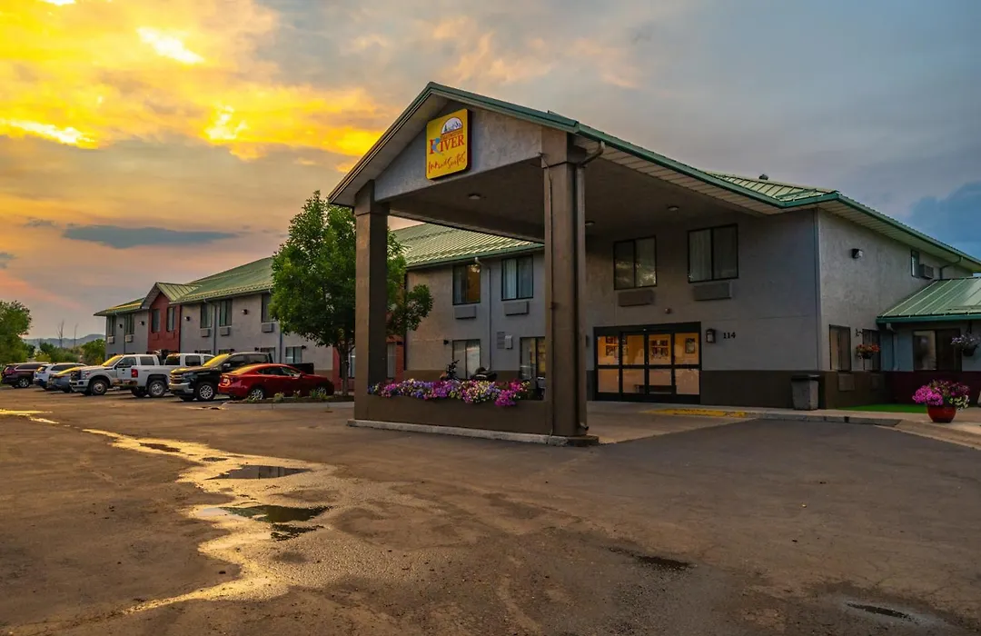 Yellowstone River Inn & Suites-1