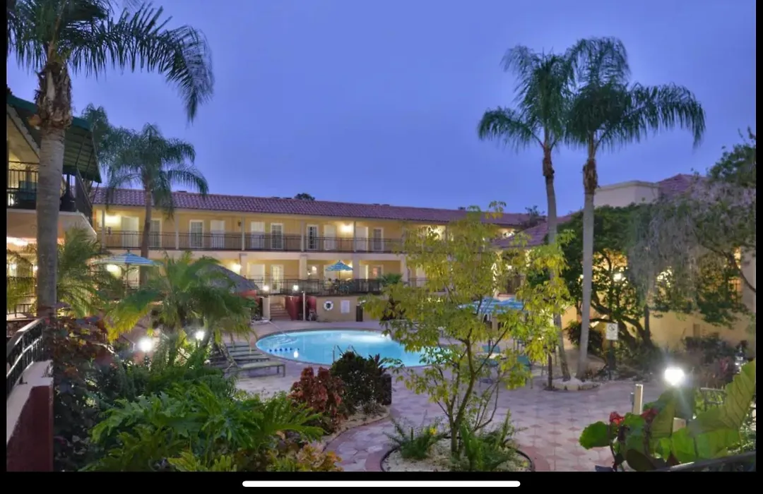 Red Roof Inn Plus & Suites Tampa - Busch Gardens-1
