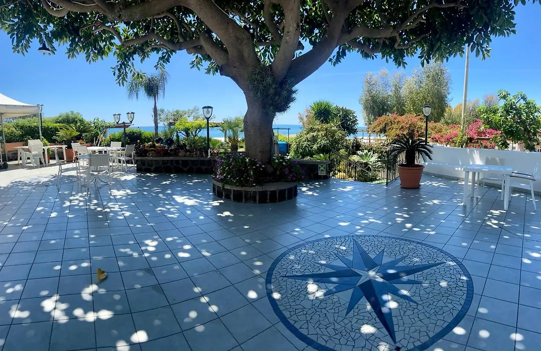 Hotel Maronti-1