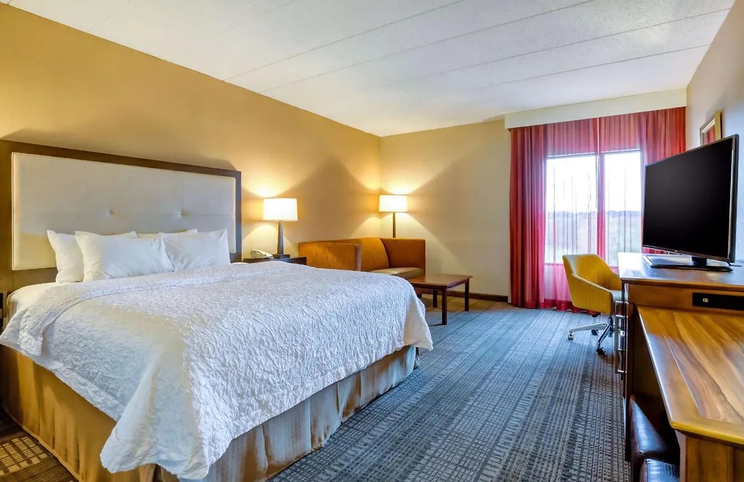 Hampton Inn Boston-Norwood-1