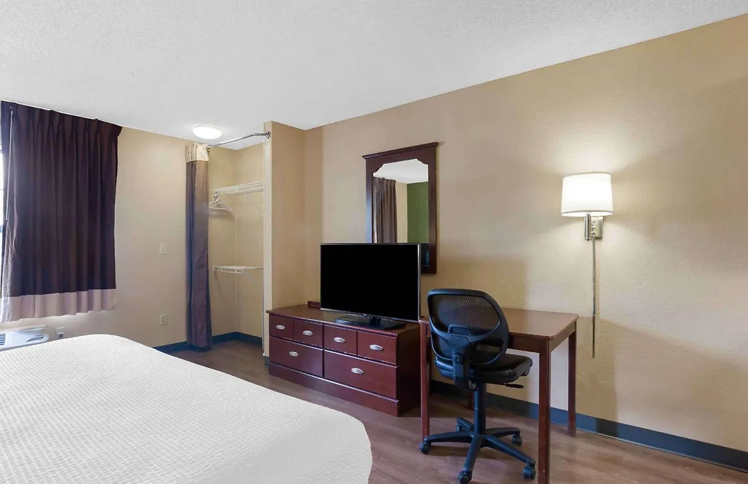 Extended Stay America Select Suites - St Louis - Airport - Central-1
