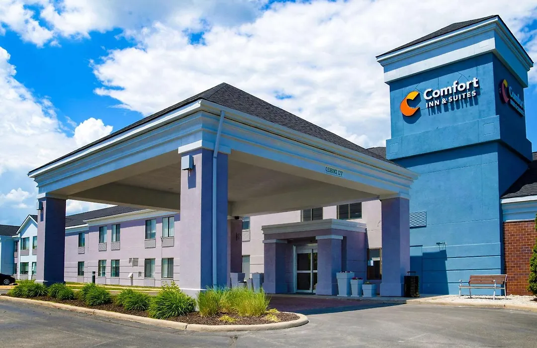 Comfort Inn & Suites Nw Milwaukee-1