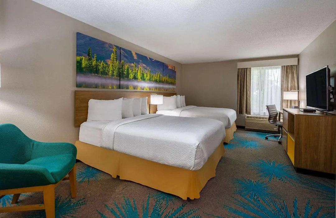 Days Inn & Suites By Wyndham Denver International Airport-1