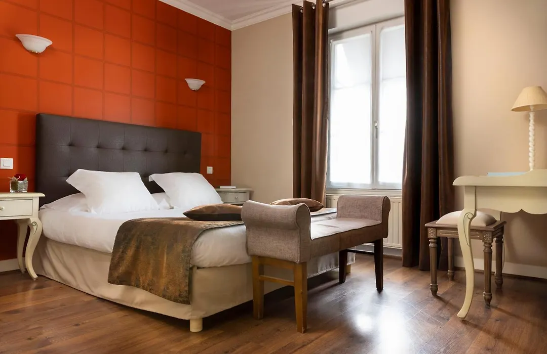 Hostellerie de la Renaissance - Les Collectionneurs-1