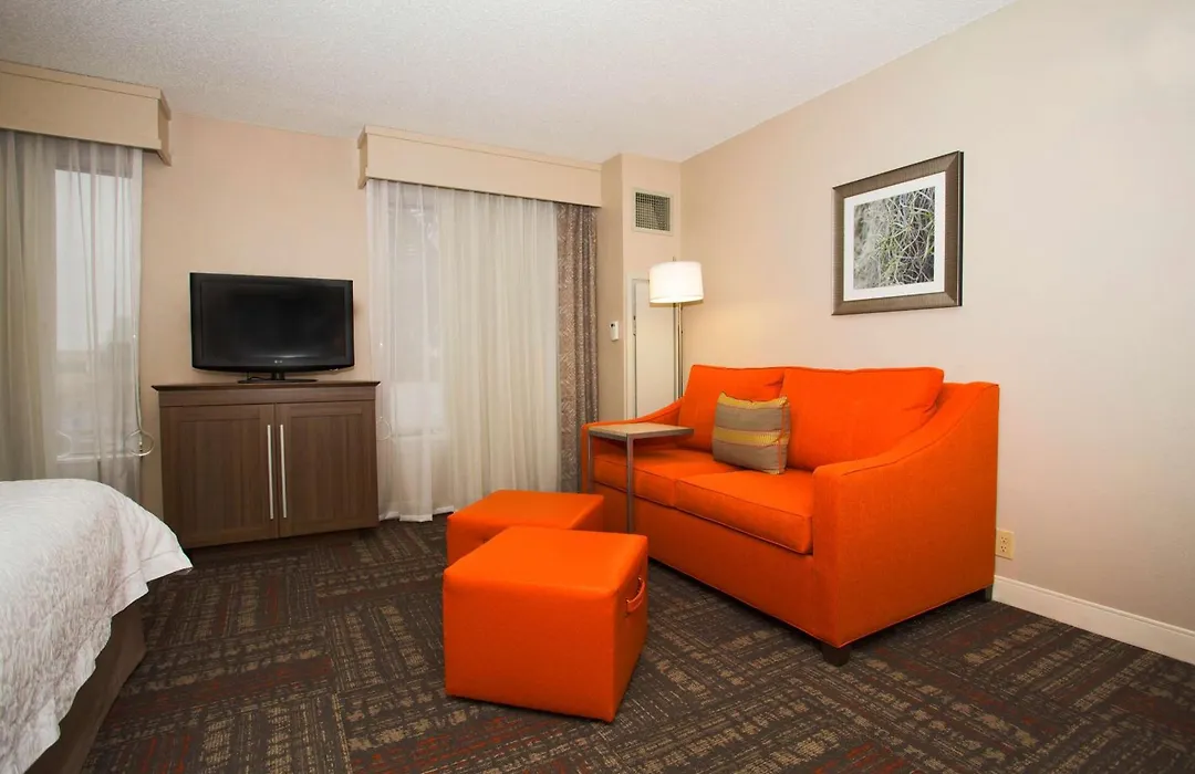 Hampton Inn & Suites Valdosta/Conference Center-1