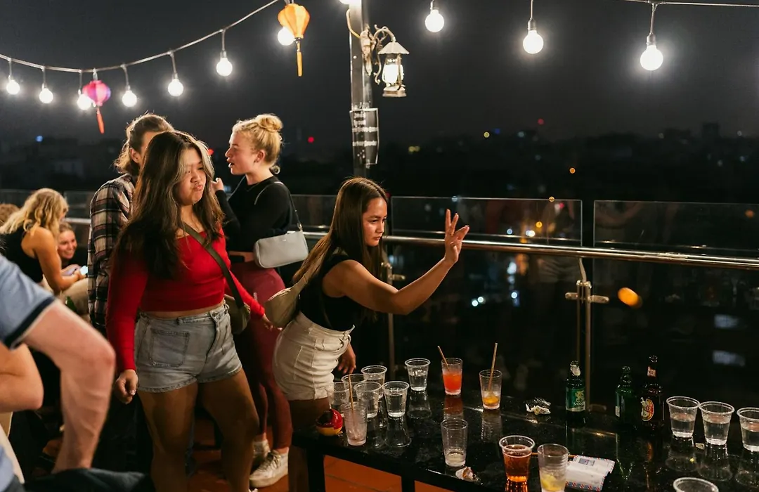 Hanoi Backpackers Hostel & Rooftop Bar-1