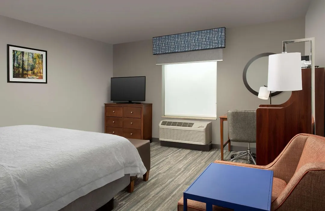 Hampton Inn & Suites Holly Springs-1