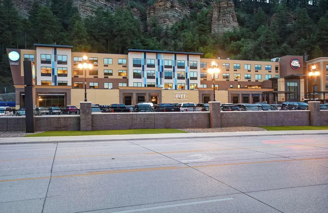 Tru By Hilton Deadwood-1