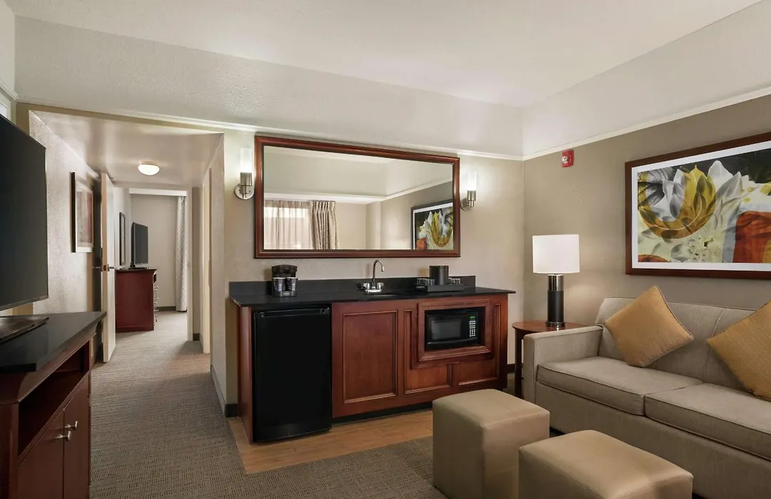 Embassy Suites Brunswick-1