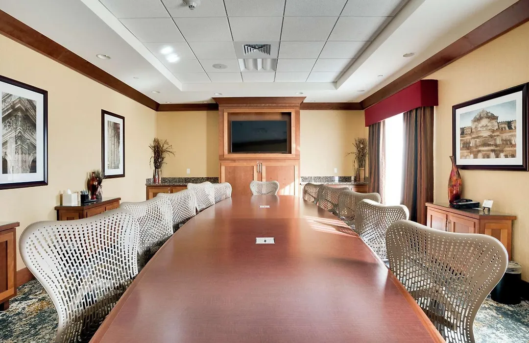Hilton Garden Inn Milwaukee Airport-1