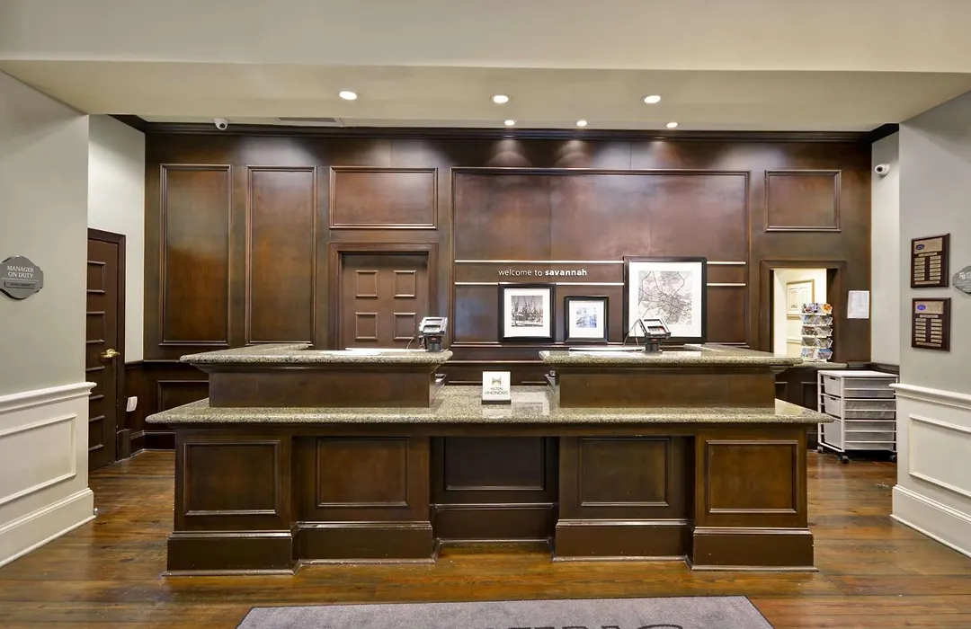 Hampton Inn & Suites Savannah Historic District-1