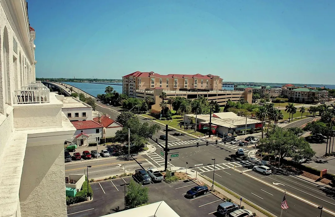 Hampton Inn & Suites Bradenton-1