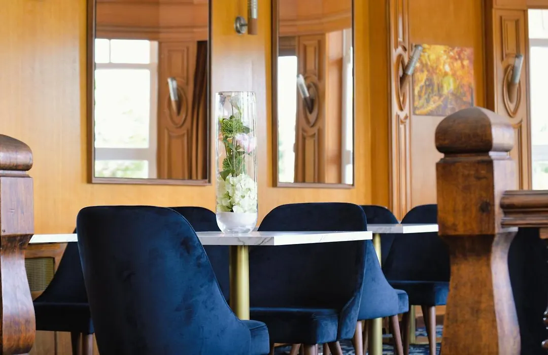 Logis Hostellerie Saint Pierre-1