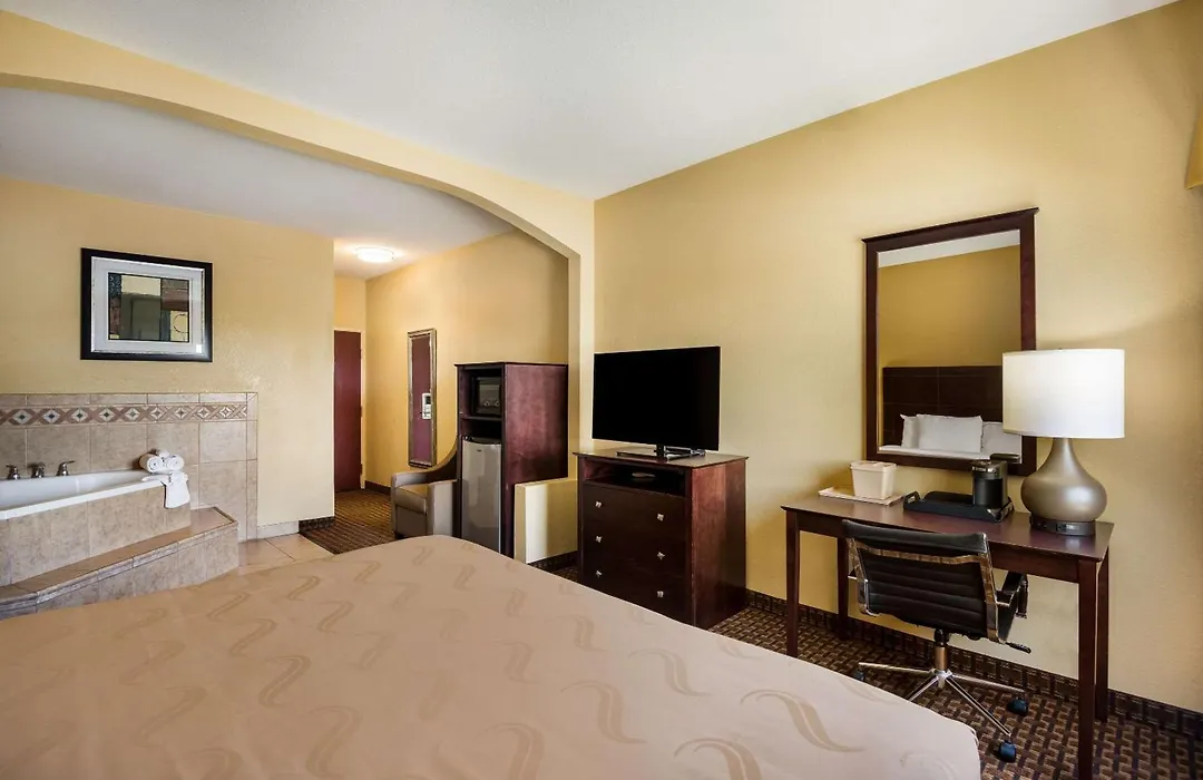Quality Inn Des Moines North-1