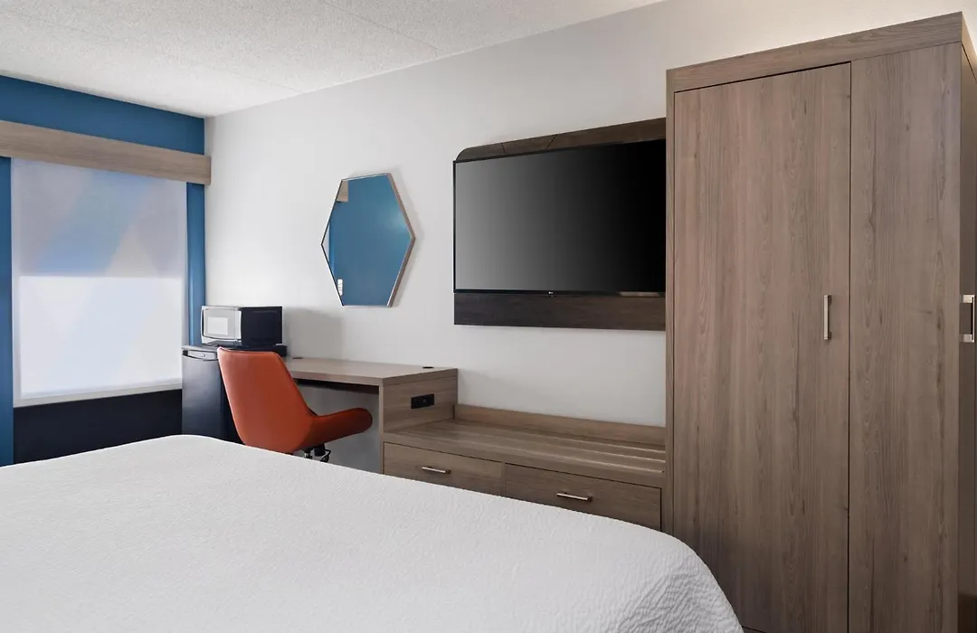 Holiday Inn Express Indianapolis Airport By Ihg-1