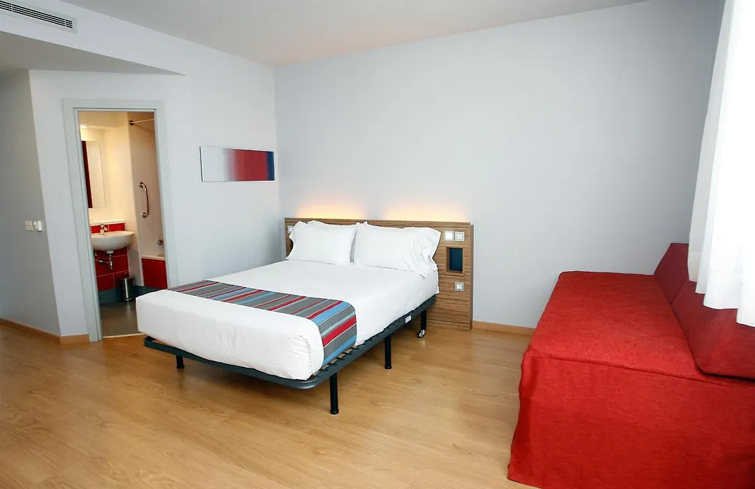 Travelodge Valencia Aeropuerto-1
