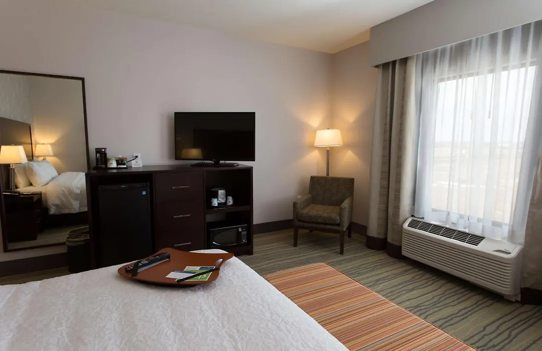 Hampton Inn By Hilton Lloydminster-1