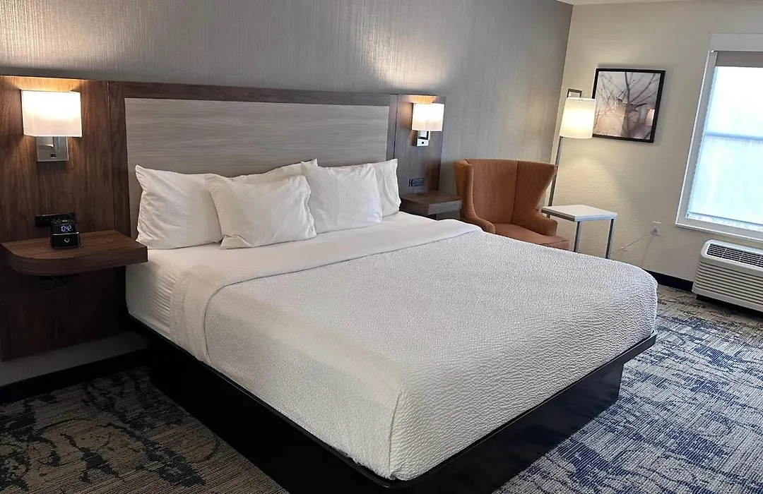 La Quinta By Wyndham Milwaukee Sw New Berlin-1