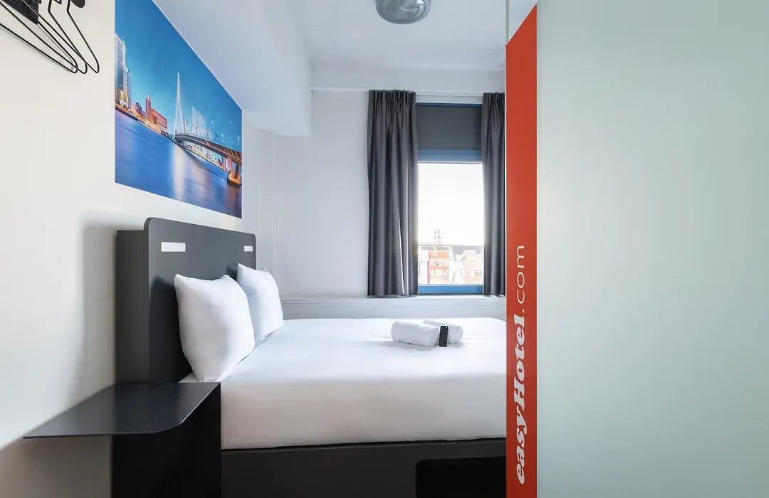 Easyhotel Rotterdam City Centre-1