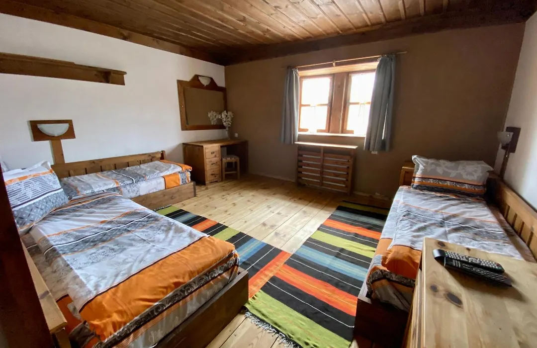 Family Hotel Byalata Kashta-1