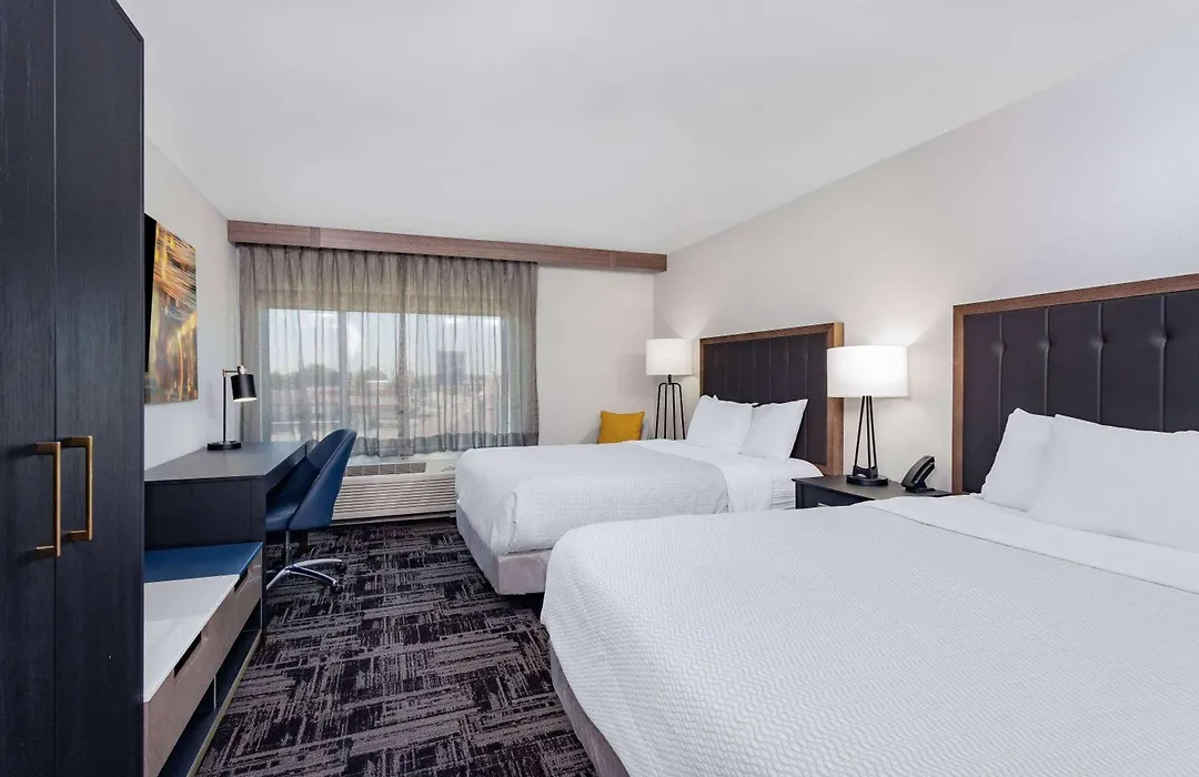 Laquinta Suites By Wyndham South Bend Notre Dame Area-1