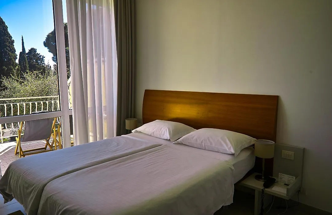Hotel L'Approdo-1