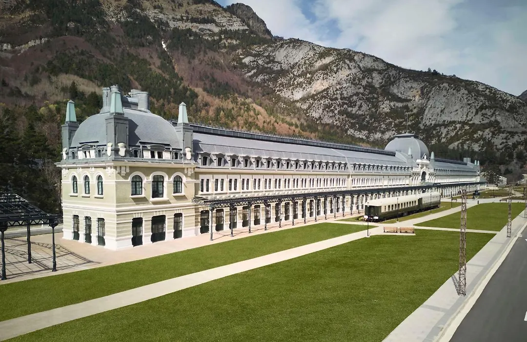Canfranc Estación, a Royal Hideaway Hotel - Gran Lujo-1