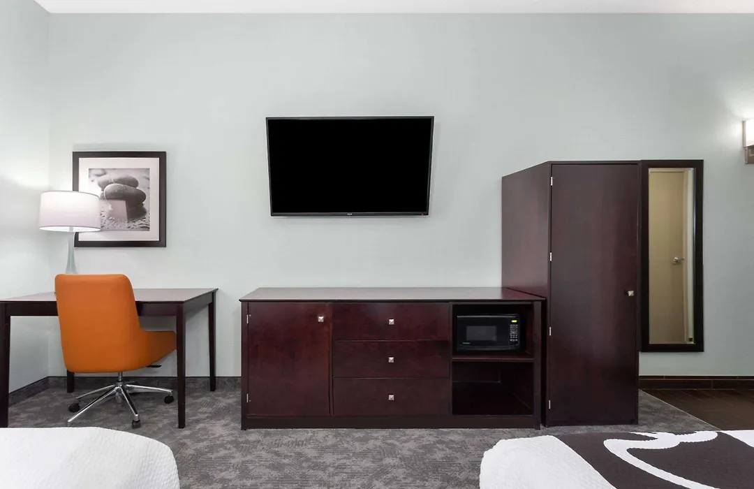 La Quinta By Wyndham Bonita Springs Naples North-1