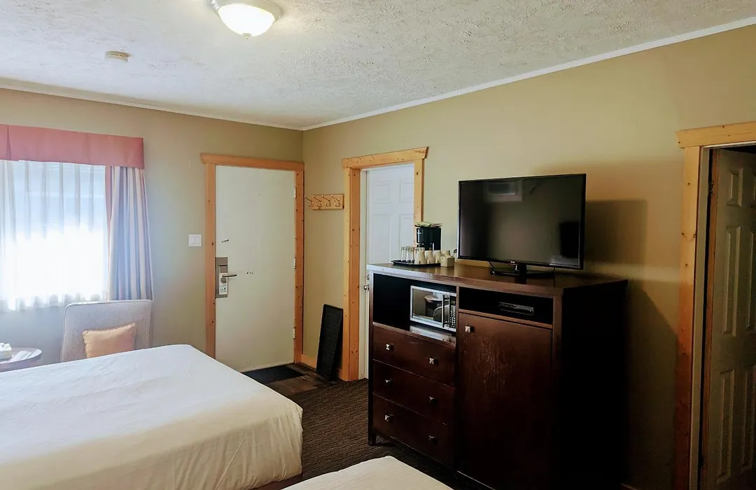 Alpine Inn & Suites-1