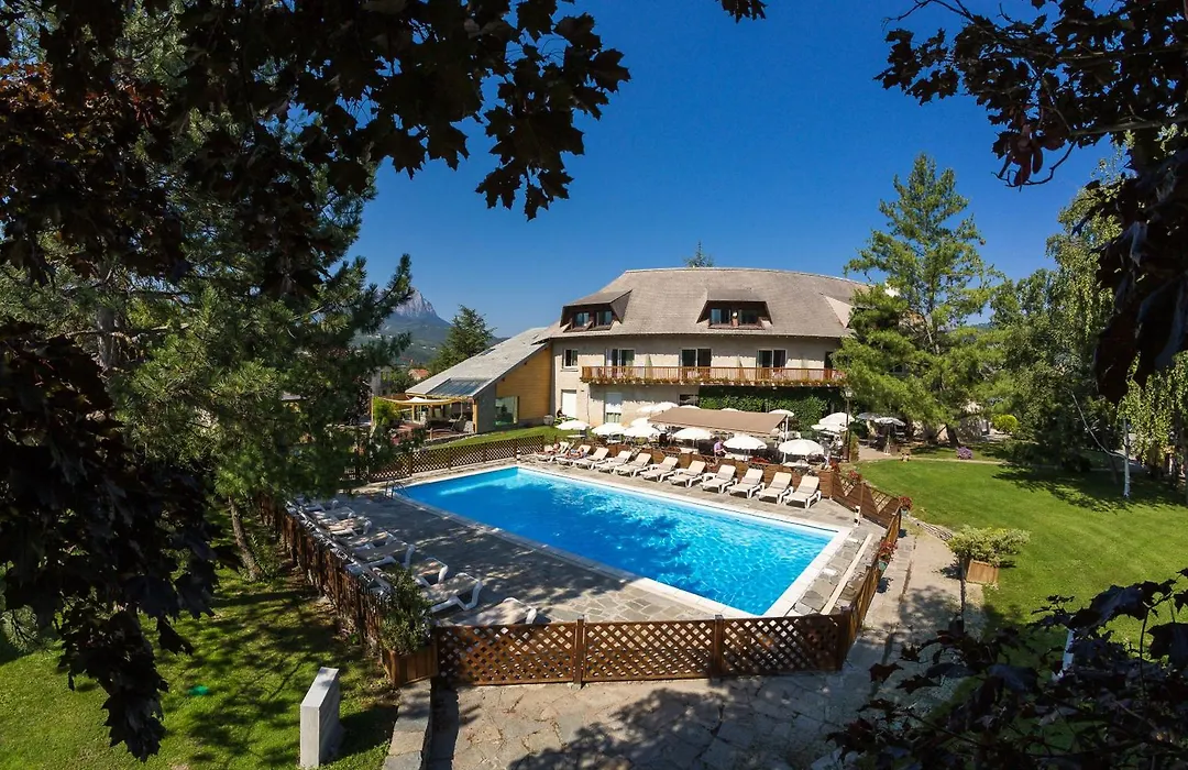 Hotel & Spa Les Bartavelles-1