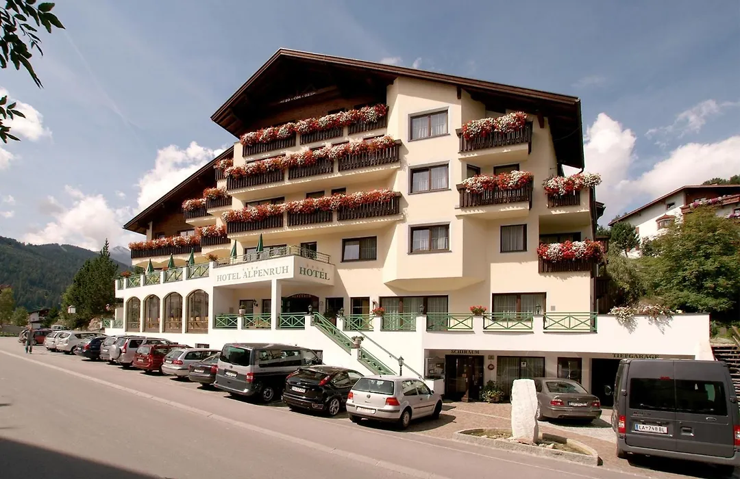 Hotel Garni Alpenruh-Micheluzzi-1