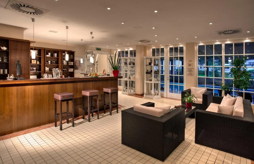 Hotel Vier Jahreszeiten Binz (Adults Only)-1