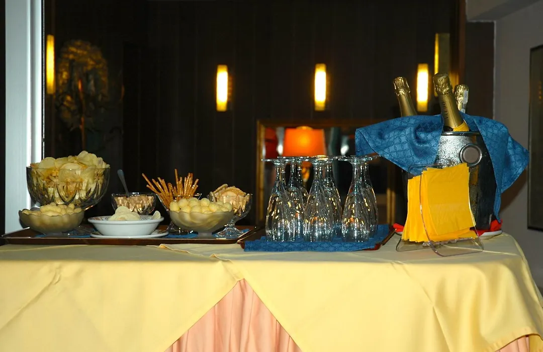Hotel Mec-1