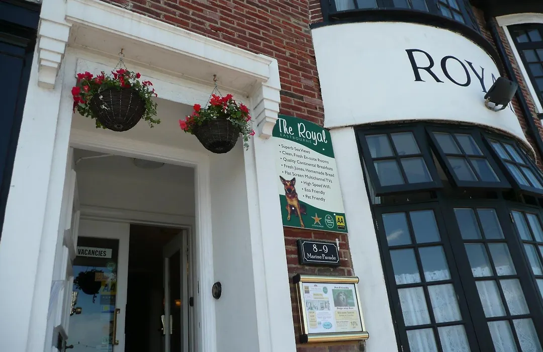 Royal Hotel (Adults Only)-1