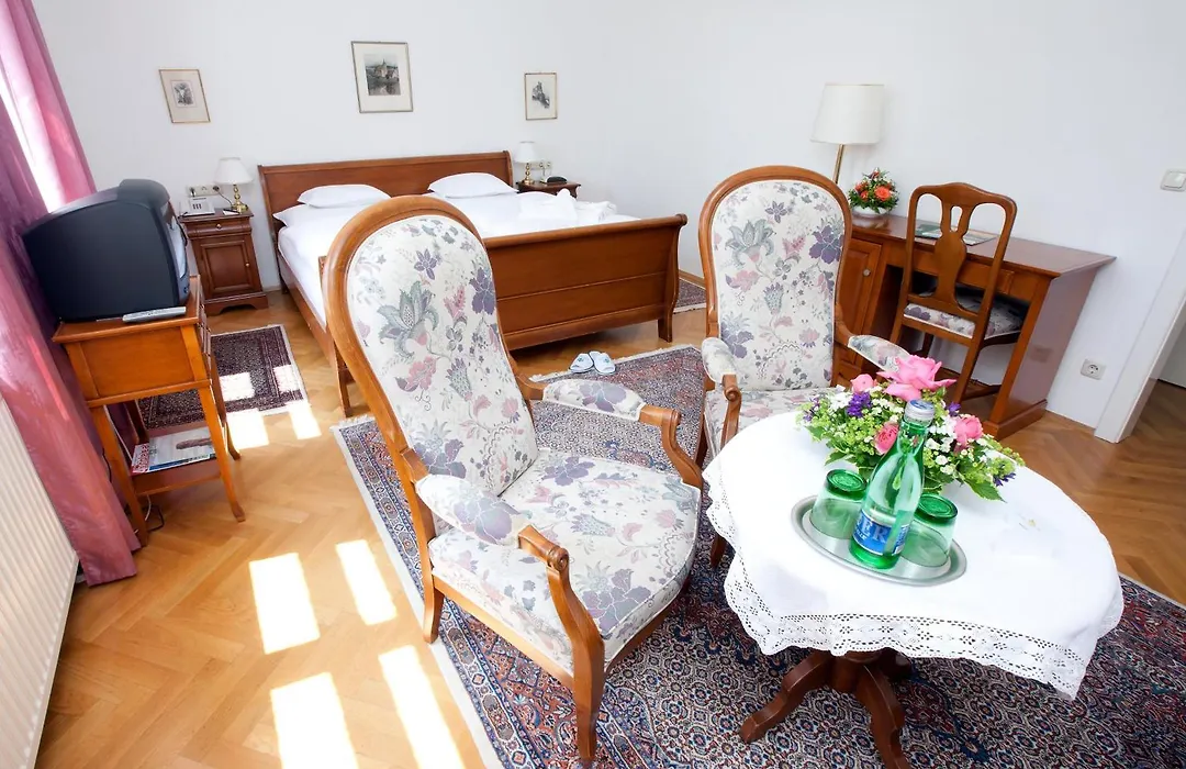 Hotel Richard Loewenherz-1