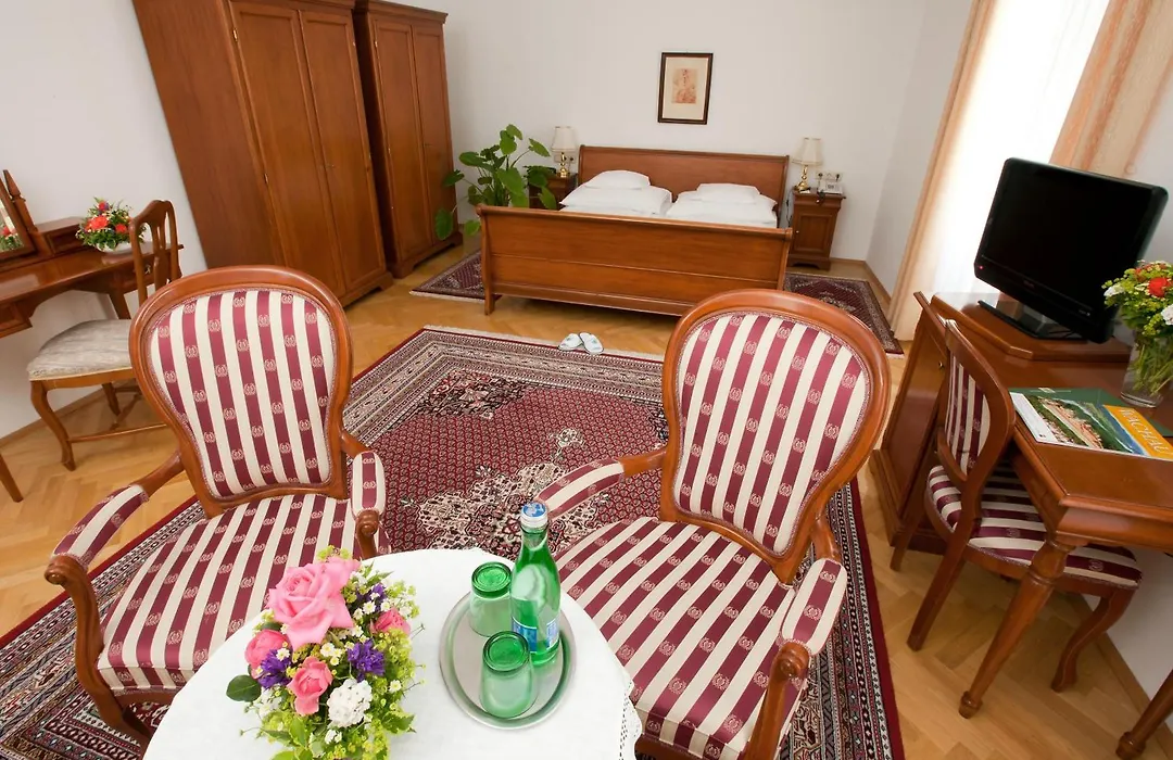 Hotel Richard Loewenherz-1