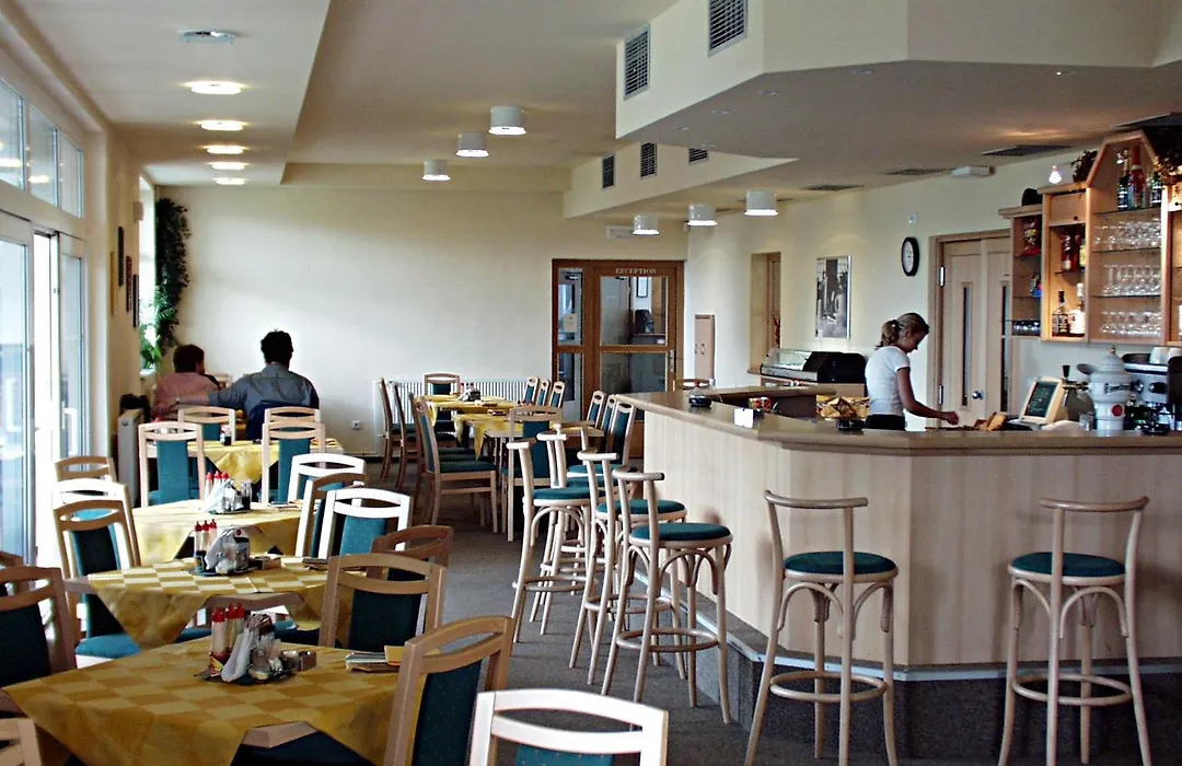 Hotel Smaragd-1