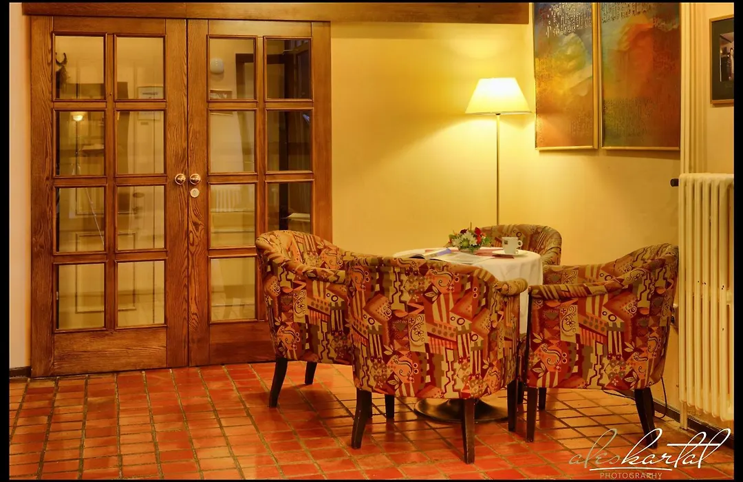 Park Hotel Pruhonice-1