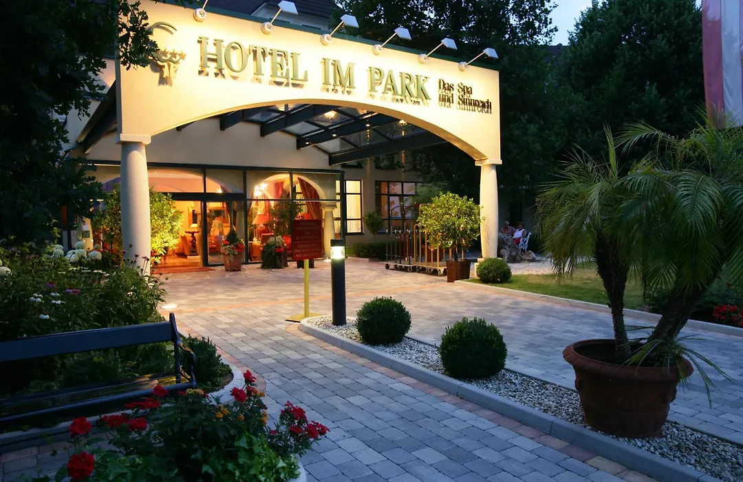 Hotel im Park-1