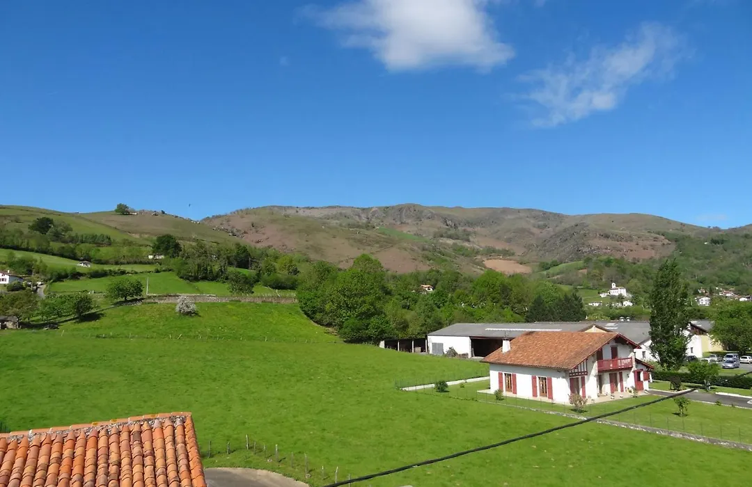 Hotels Logis Eskualduna Chez Katina-1