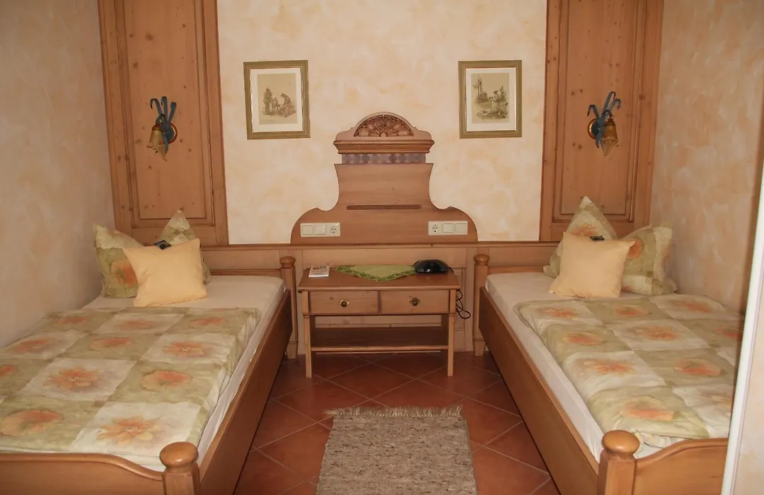 Jagdhotel Sudetenhof-1