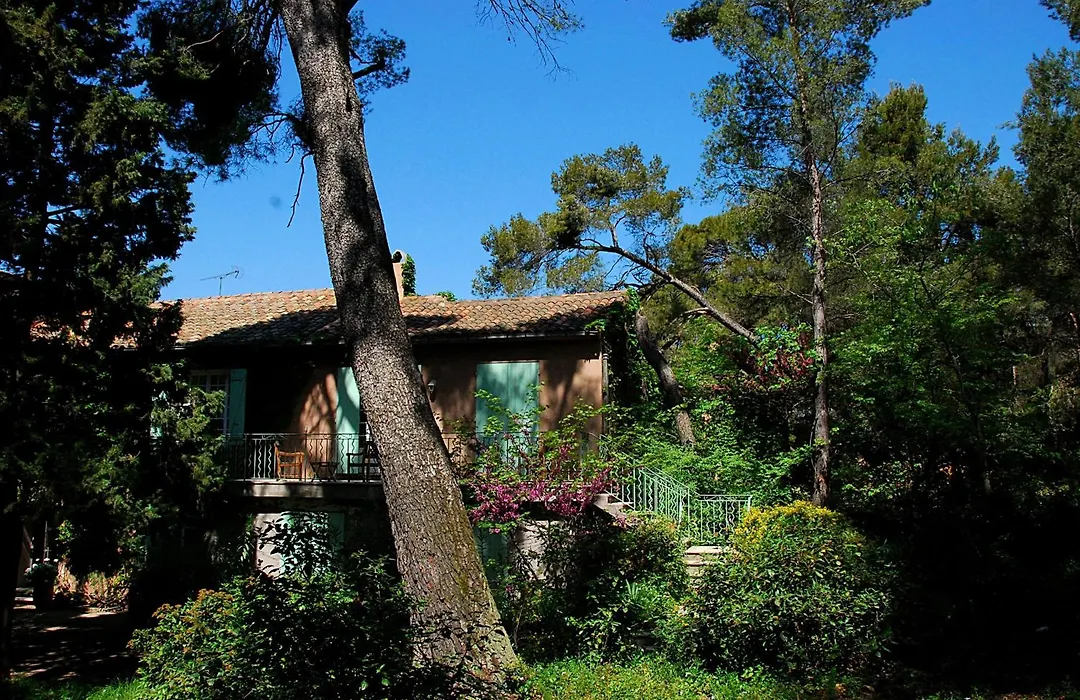 Hotel Les Mazets Des Roches-1